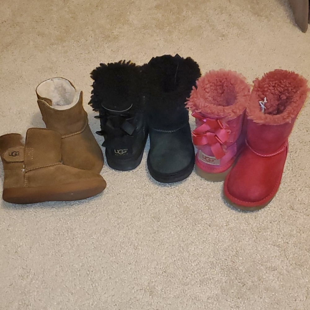 3 pairs of UGGs